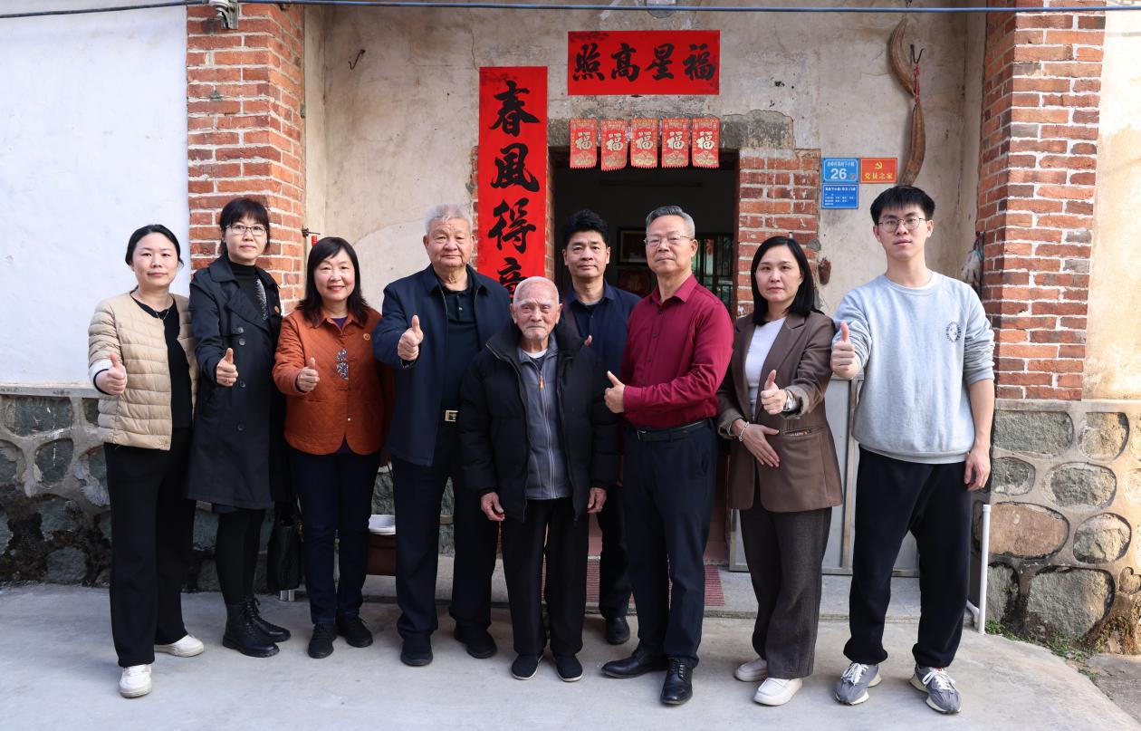 “迎新春，送溫暖”全國(guó)勞模、全國(guó)愛(ài)國(guó)擁軍模范、廣東省橋勝集團(tuán)有公司董事長(zhǎng)領(lǐng)隊(duì)慰問(wèn)小組一行慰問(wèn)老英雄、軍烈屬